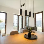 아파트 South&west By Belmont Realty *