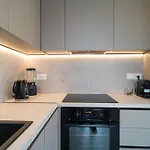 아파트 South&west By Belmont Realty *